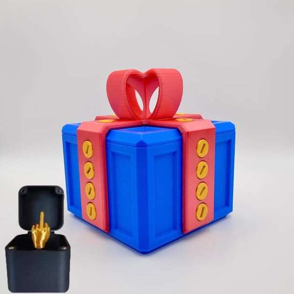 🎁 The Prank Box