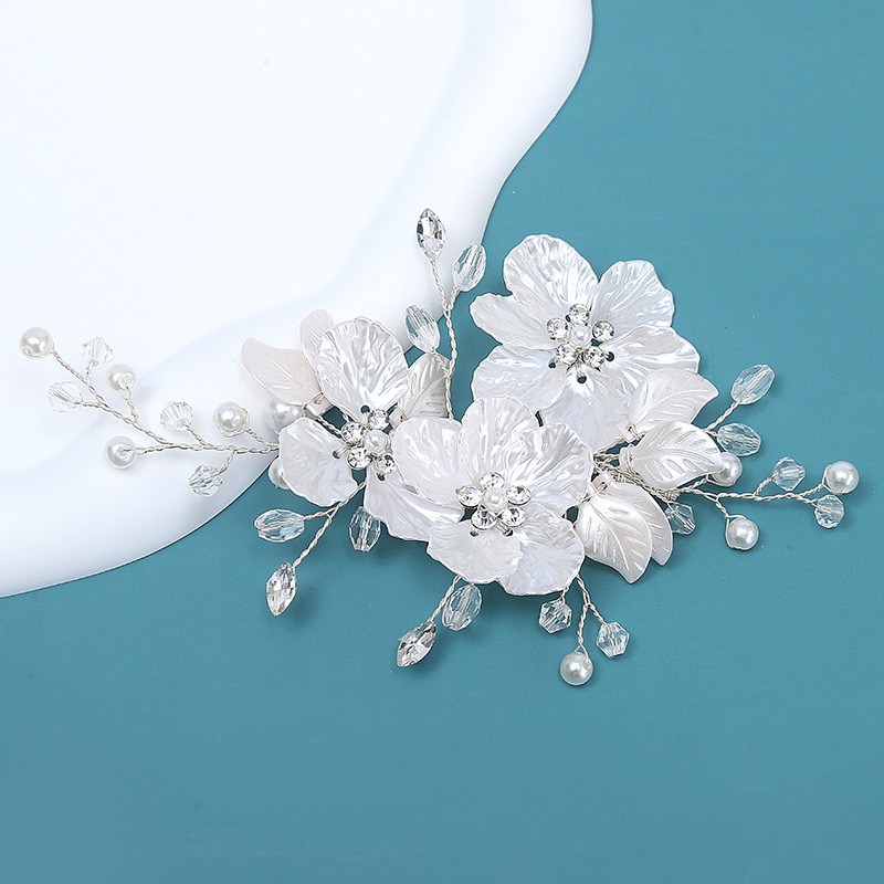 Handmade pearl flower hair clip