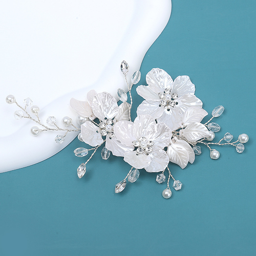 Handmade pearl flower hair clip