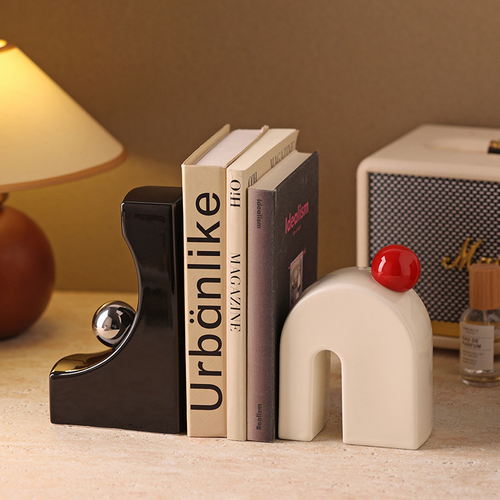 Niche Art Bookend Ornament